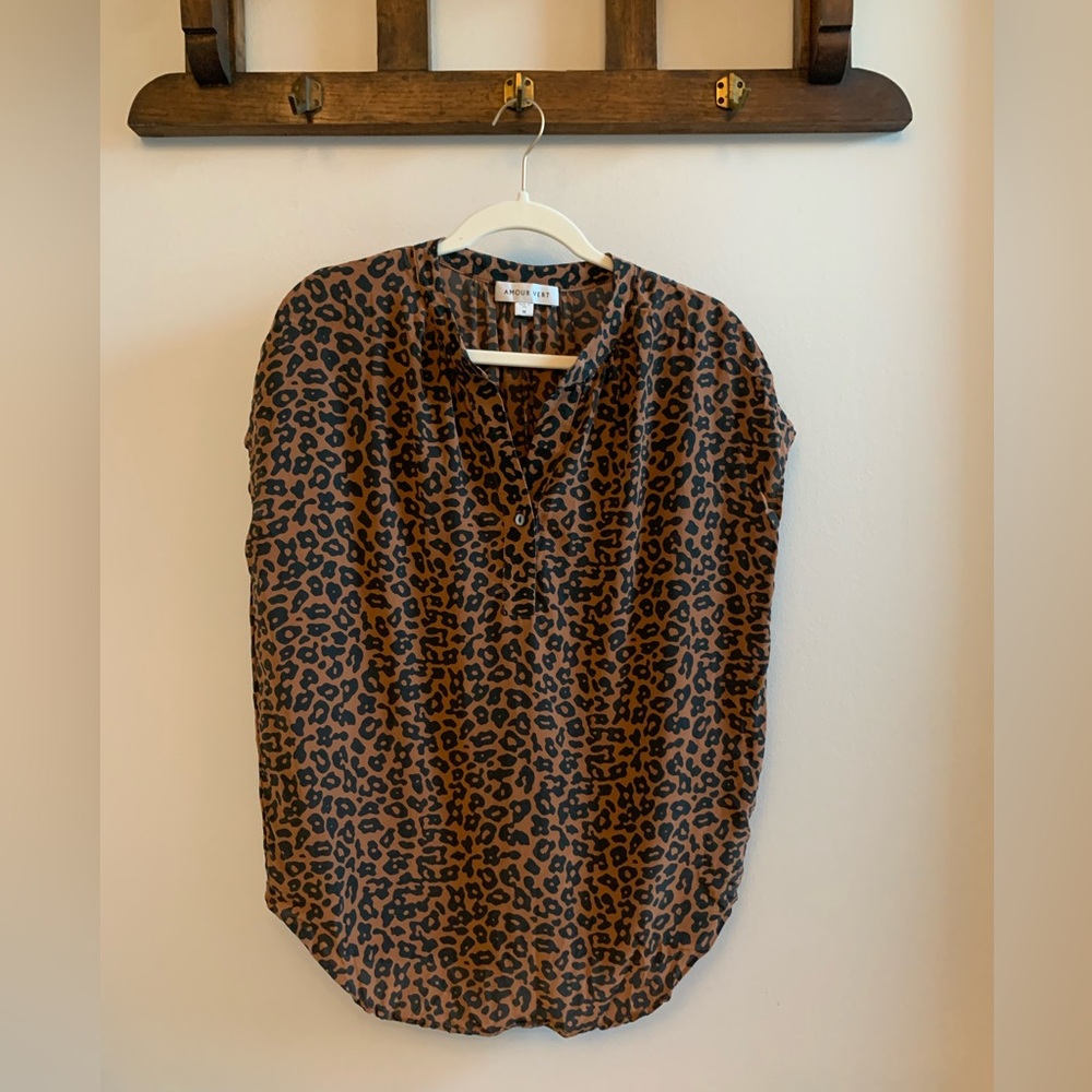 Amour Vert Leopard Print Women's Silk Top